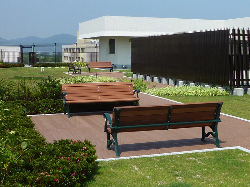 写真：附属病院の屋上庭園