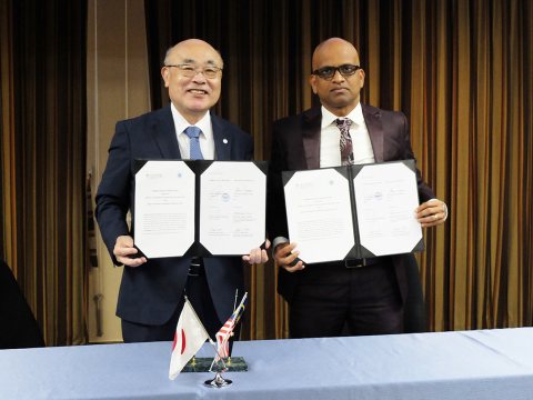 覚書（MoU）締結　記念写真