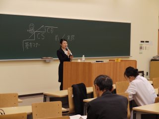 写真：株式会社インソース　安発早代子講師による講演