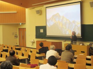 写真：司会の永田教授