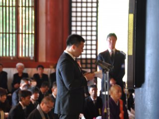 写真：学生代表　小林裕幸君の慰霊の詞