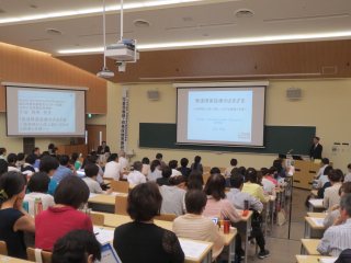 写真：平岩幹男氏の講演