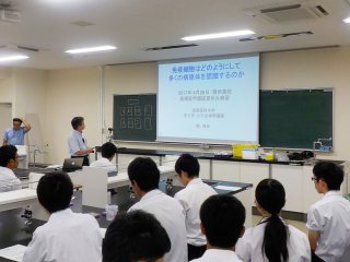 縣教授による講義風景 写真:縣教授による講義風景