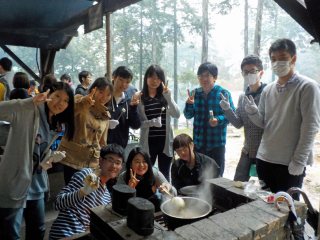 写真：飯盒炊爨の様子