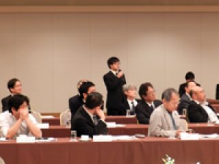 質疑応答の様子 写真:質疑応答の様子