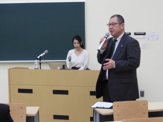 写真：山木総務・財務・施設等担当理事