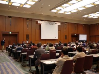 総合司会のNHO東近江総合医療センター副院長 /総合内科学講座 辻川教授 写真:総合司会のNHO東近江総合医療センター副院長 /総合内科学講座 辻川教授