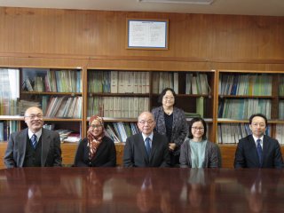 写真：１０月１６日の表敬訪問の集合写真