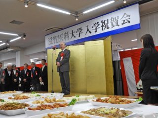 写真：祝賀会の様子①