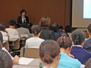 写真：伊藤教授による保健師課程の説明