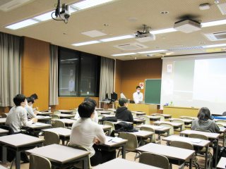 写真：懇談会の様子２