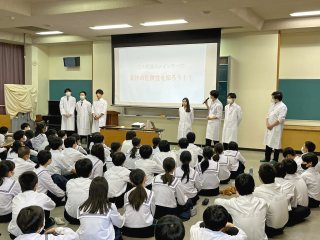 近江八幡市立中学校での授業の様子