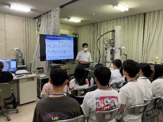 施設見学の様子2