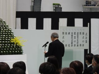 慰霊の辞(学長)