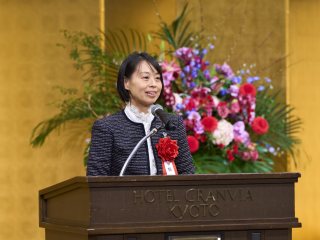 リンパ浮腫外来の代表として服部副看護部長が登壇 リンパ浮腫外来の代表として服部副看護部長が登壇