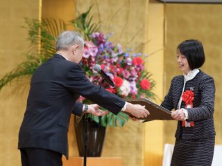 受賞の様子 受賞の様子