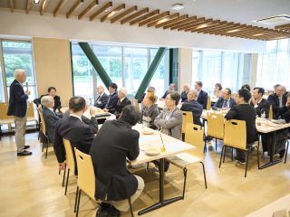 交流会「たてよこななめの集い」－ 堀池名誉教授の挨拶