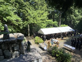 納骨式の様子２
